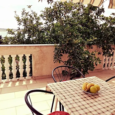 Apartmani Simic Starigrad Paklenica Exterior photo
