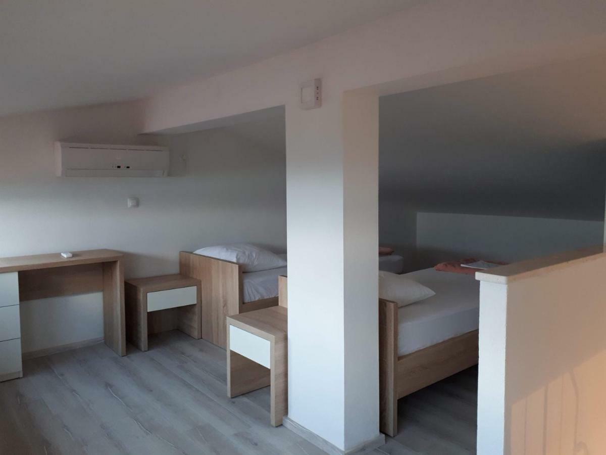 Simic Apartment Starigrad Paklenica